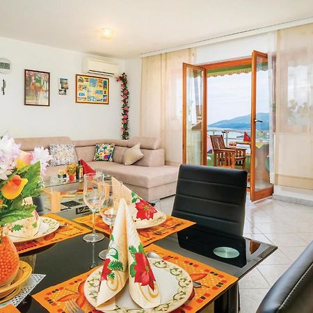 2 Bedroom Gorgeous Apartment In Rabac Εξωτερικό φωτογραφία