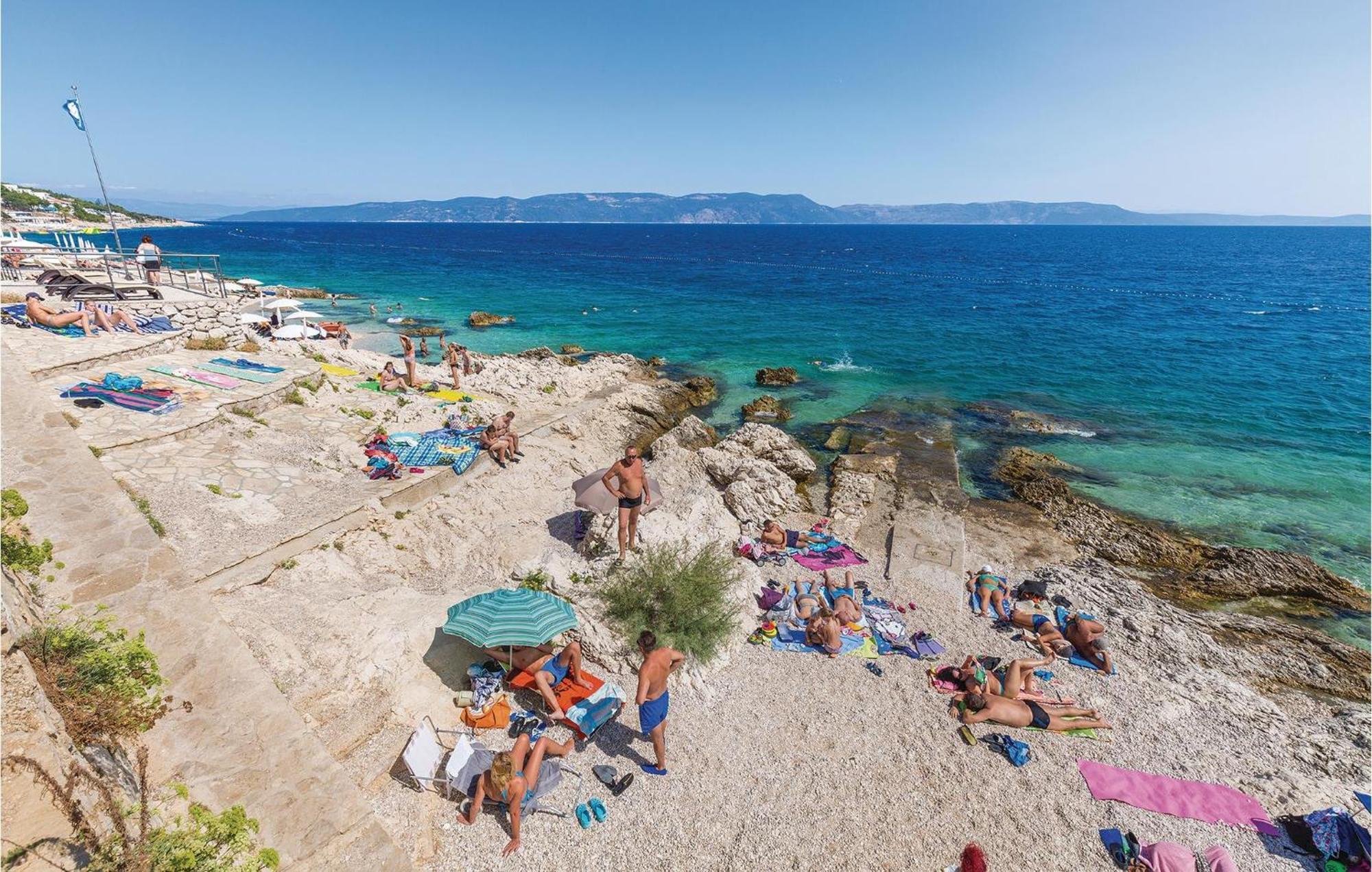 2 Bedroom Gorgeous Apartment In Rabac Εξωτερικό φωτογραφία