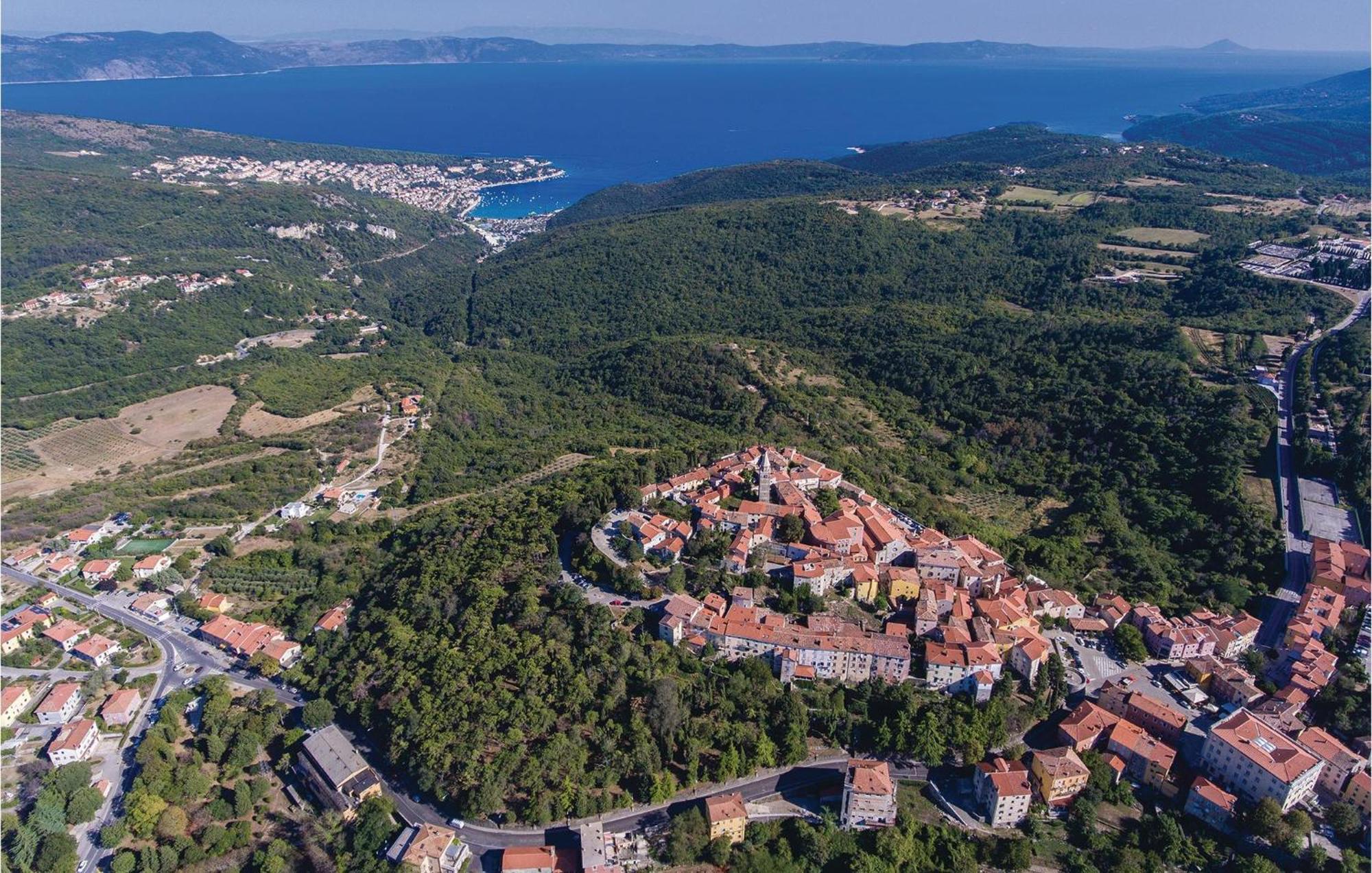 2 Bedroom Gorgeous Apartment In Rabac Εξωτερικό φωτογραφία