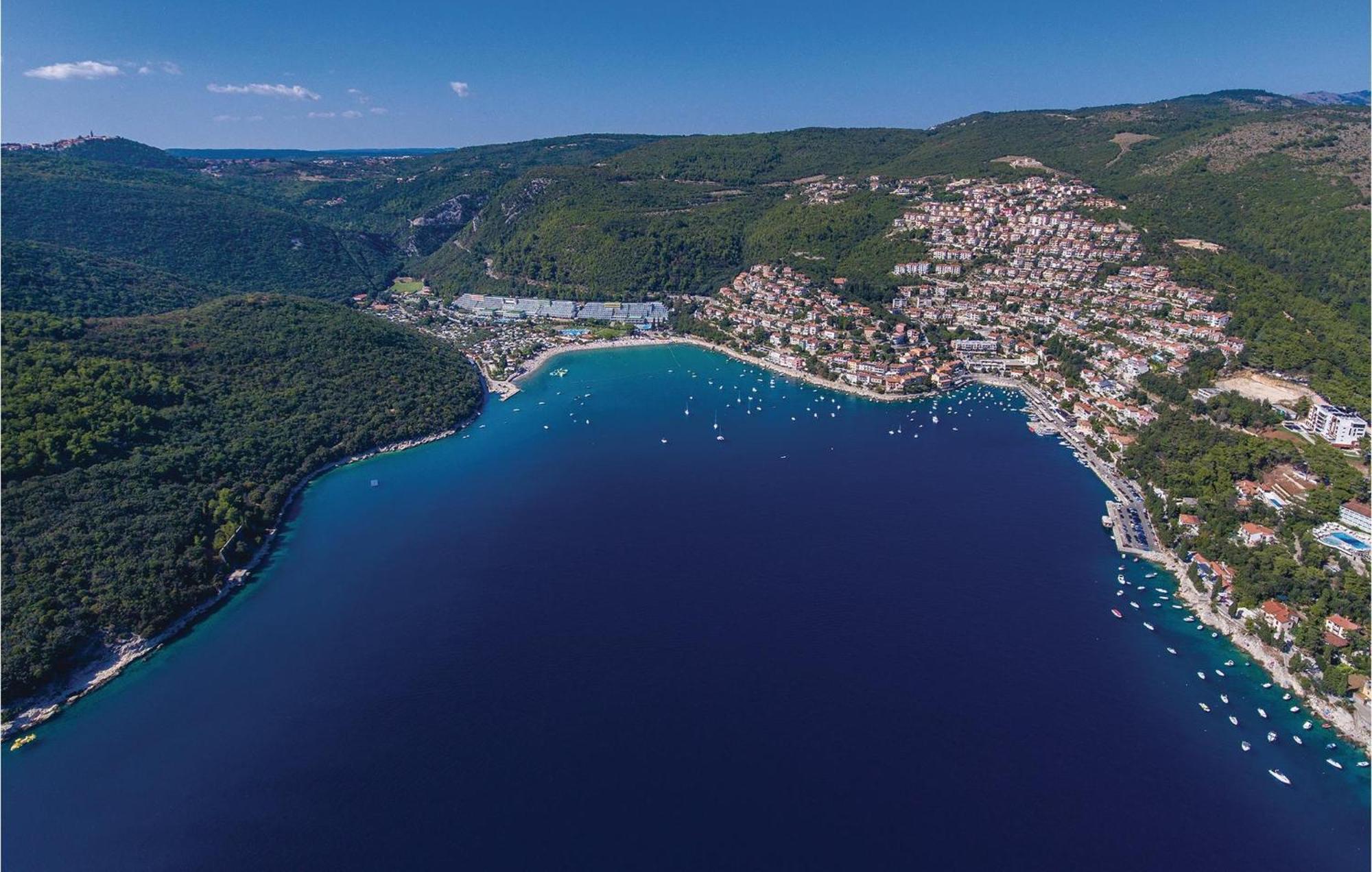 2 Bedroom Gorgeous Apartment In Rabac Εξωτερικό φωτογραφία